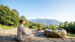 10 Simple Yoga Moves That Support a Healthier Lifestyle