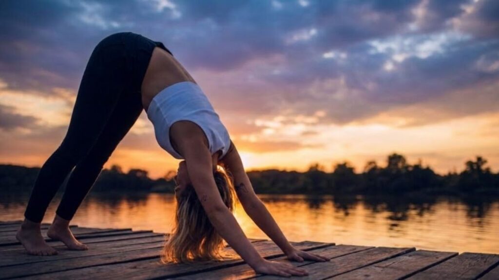 Making Yoga Work at Home Pick the same time every day for your practice & keep your sessions at a length you can actually manage. Pay attention to how you breathe throughout each pose. Finding a p