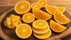 Boiling Orange Peels Instantly Freshens the Home With a Cozy Long-Lasting Winter Scent